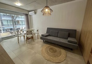 TV - Spanking new bright Studio in a Strategic Area of Recoleta (Buenos Aires)