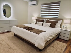 2 bedrooms, iron/ironing board, WiFi