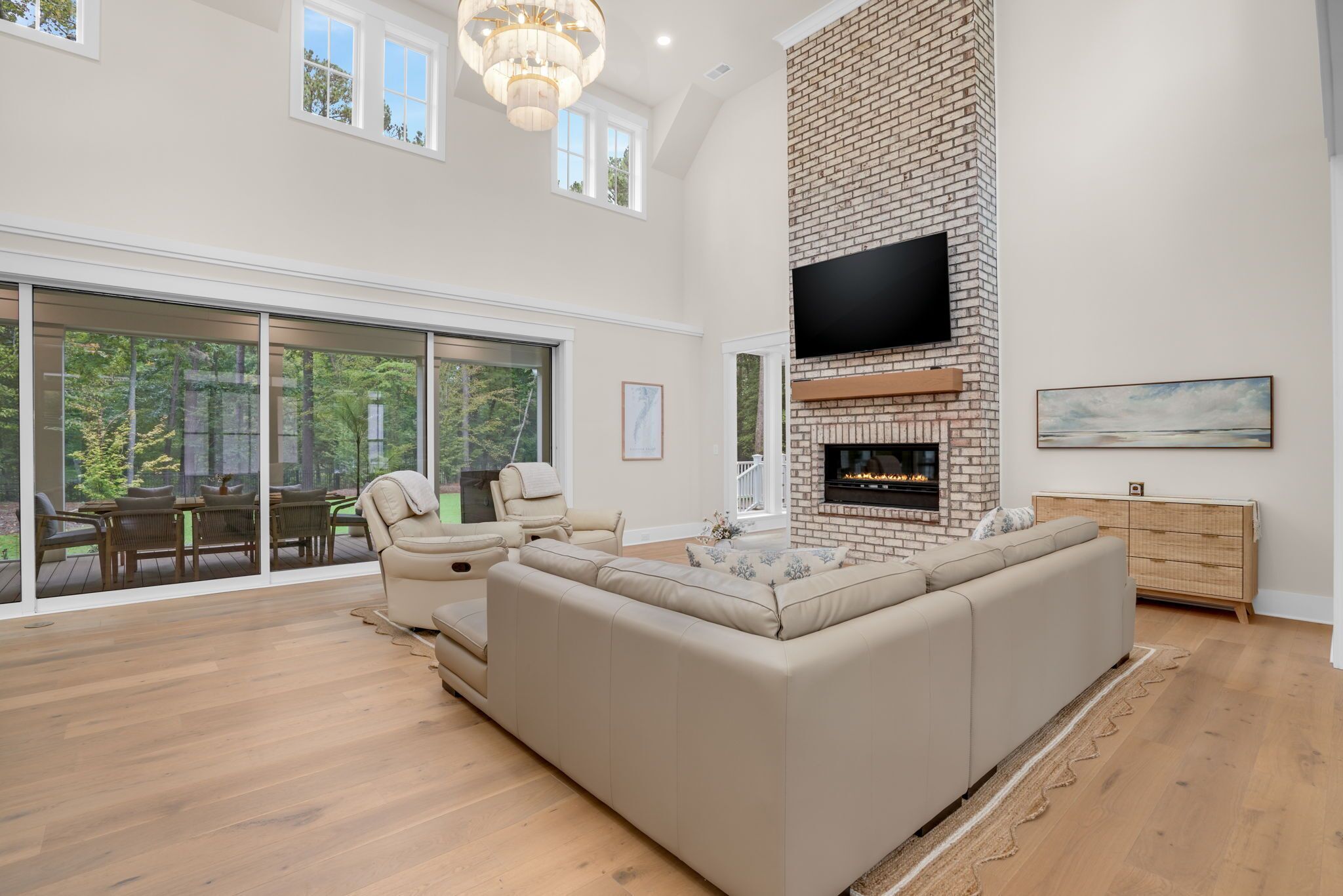 Smart TV, fireplace, books, video library