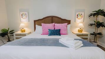 1 habitación, tabla de planchar con plancha, wifi gratis y ropa de cama