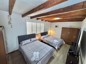 5 Schlafzimmer, Bügeleisen/Bügelbrett, kostenloses WLAN, Bettwäsche