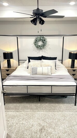Tabla de planchar con plancha, wifi y ropa de cama 