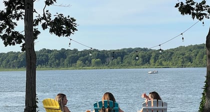 Charming 3-bedroom cottage at lovely Edinboro Lake