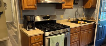 Charming 3-bedroom cottage at lovely Edinboro Lake