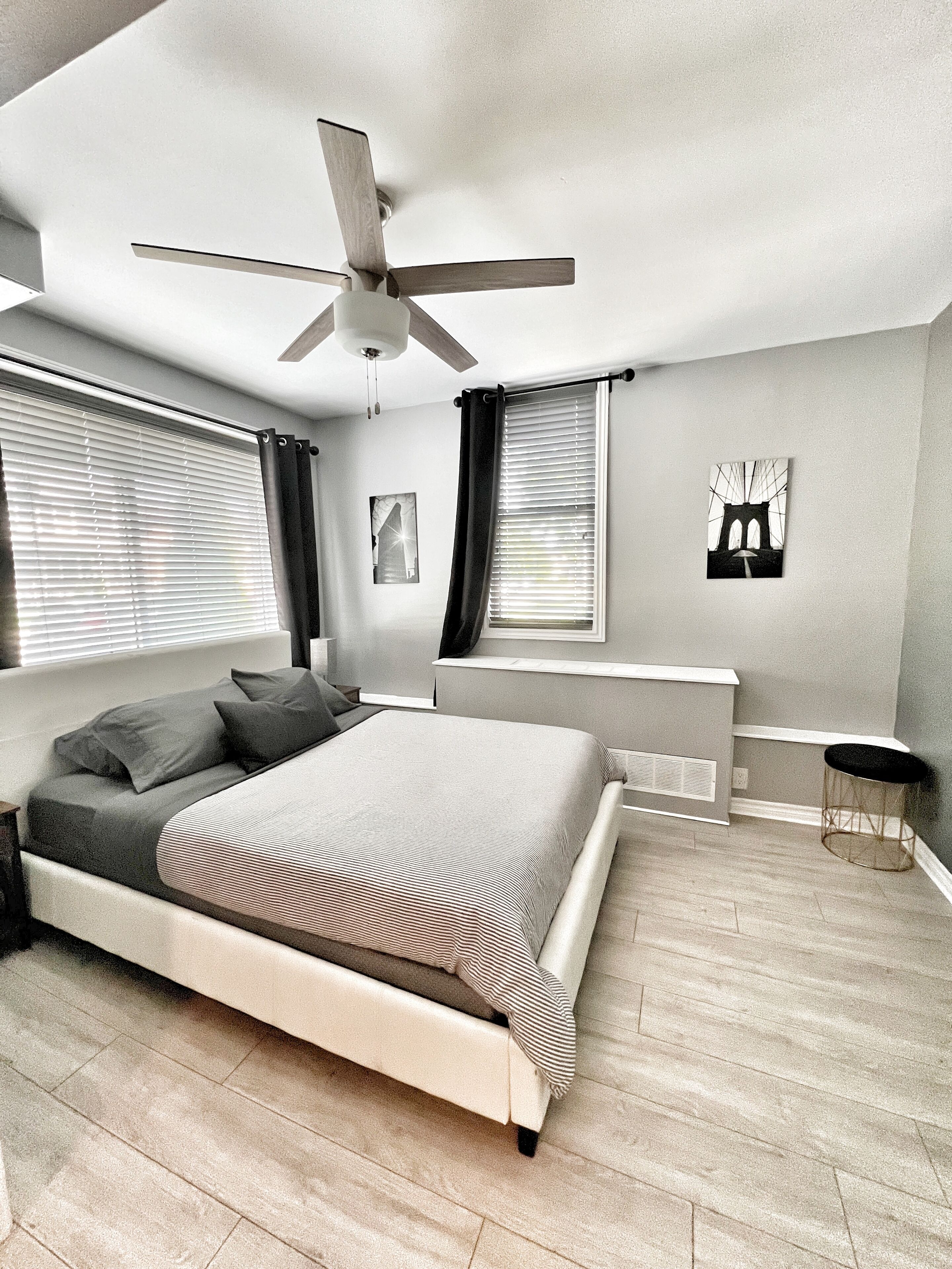 2 chambres, fer et planche à repasser, accès au Wi-Fi (inclus)