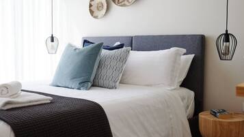 3 bedrooms, desk, iron/ironing board, WiFi