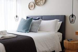 3 bedrooms, desk, iron/ironing board, WiFi