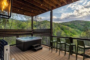 Bañera de hidromasaje al aire libre