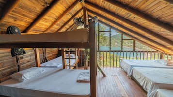 Decoración personalizada, wifi gratis y ropa de cama