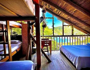 Individually decorated, free WiFi, bed sheets - Tamarindo Beach Hostel (Taganga)