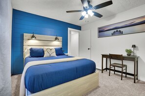 3 bedrooms, desk, free WiFi, bed sheets - Lake City Getaway - Fire Pit | Near Lake Erie (Lake City)