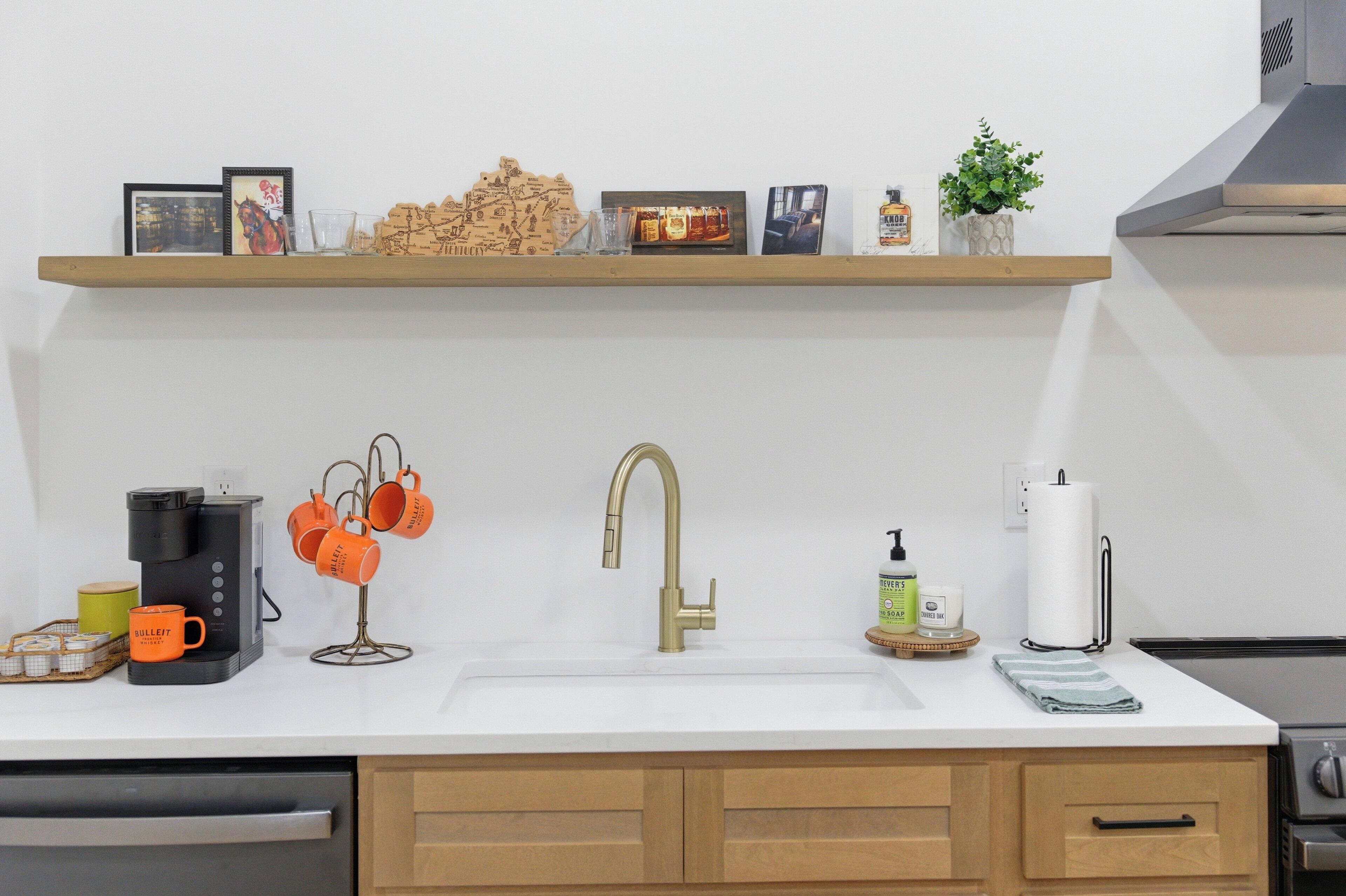 Microondas, horno, placa de cocina, lavavajillas