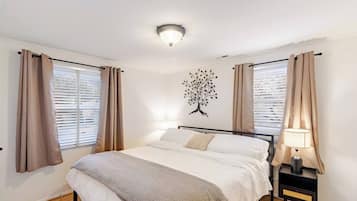 5 bedrooms, desk, iron/ironing board, WiFi