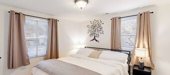 5 BR house with AV charger Near Downtown Annapolis and U.S. Naval Academy