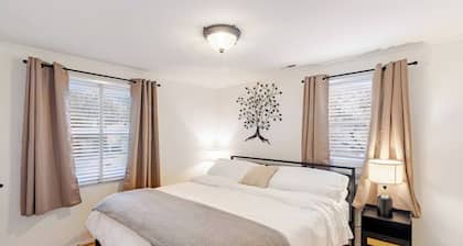 5 BR house with AV charger Near Downtown Annapolis and U.S. Naval Academy