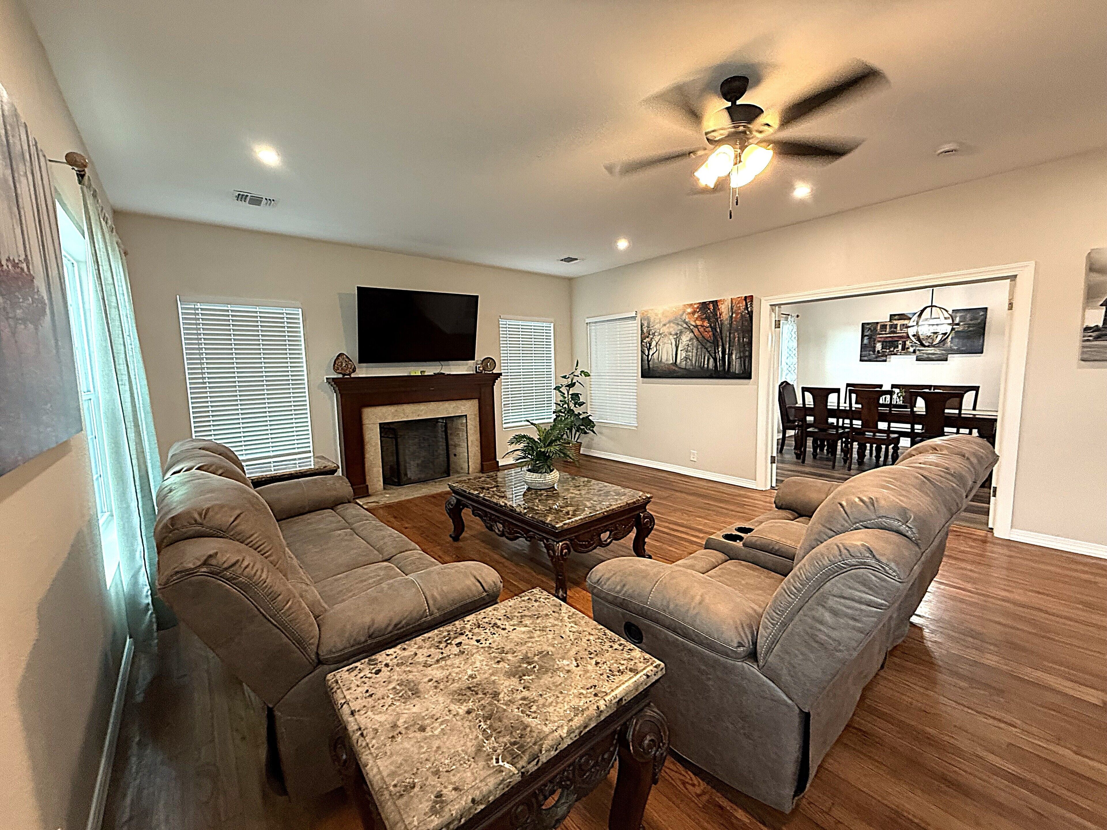 Smart TV, futbolito y libros 