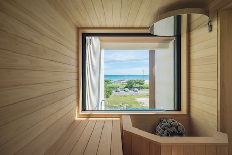 Sauna. CELEVI NANJO