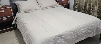 Screaming Reels Guest House Grand Turk
Amazing bungalow with AC in Cockburn Town