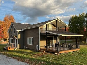 Exterior - 3 bedroom fully renovated country home (Franklin)