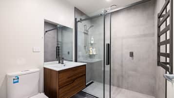 Townhome, 3 Bedrooms | Bilik Mandi