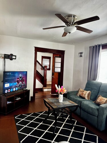 Modern 4 Bedroom Home Near Binghamton Campus & Downtown