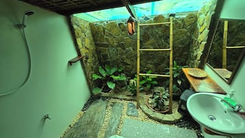 Deluxe Bungalow, Balcony, Garden View