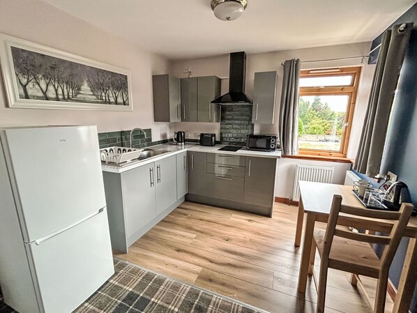 ثلاجة، مستلزمات طهي/أطباق/أوعية