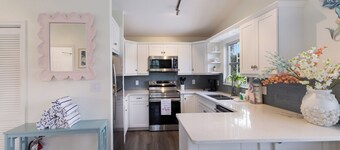 The Pelican’s Nest – Cozy Stay Near the Beach