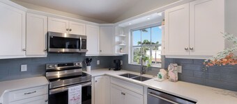 The Pelican’s Nest – Cozy Stay Near the Beach