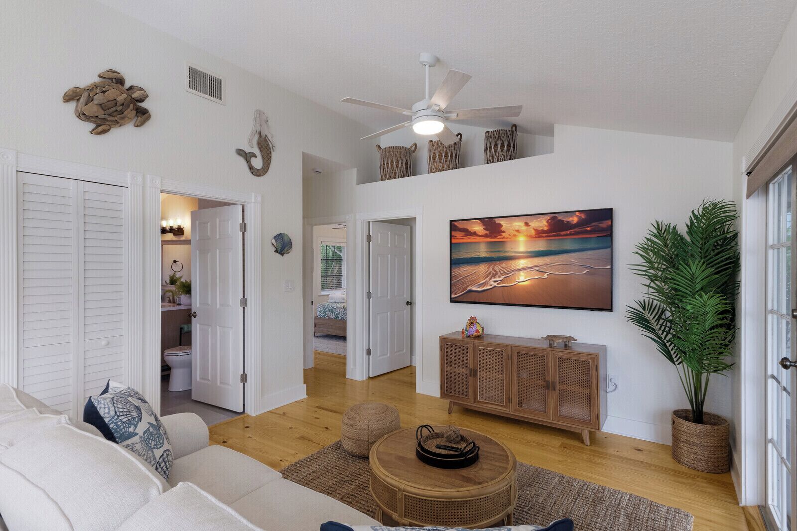 Stay At Pine Key- A Cozy Beach Cottage Retreat! - Holmes Beach, FL