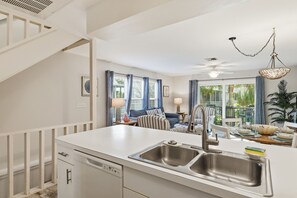 Interior - Sunsets & Daydreams – Good Times & Sunshine! (Holmes Beach)