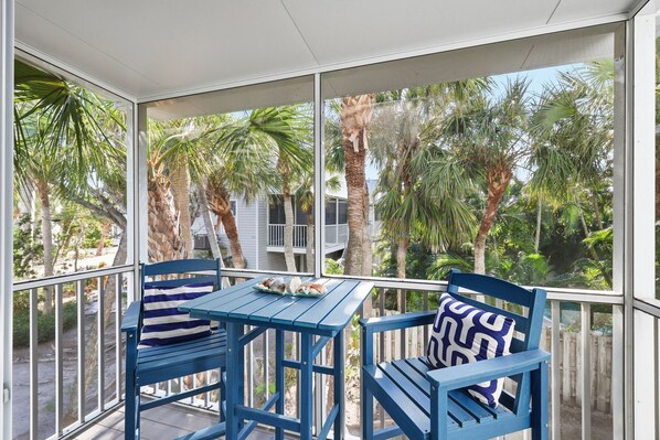 Outdoor dining - Sunsets & Daydreams – Good Times & Sunshine! (Holmes Beach)