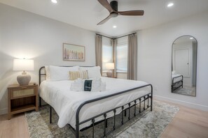 2 chambres, fer et planche à repasser, Wi-Fi gratuit, draps fournis