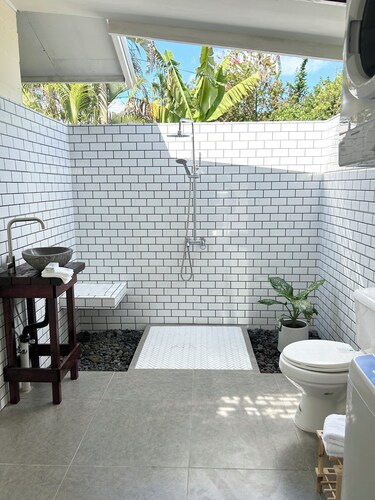 Modern Comfort, 2BDR with outdoor shower 5 mins to Apia 🌺Vaimoana Unit🌺