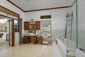 Bruser, hårtørrer, bidet