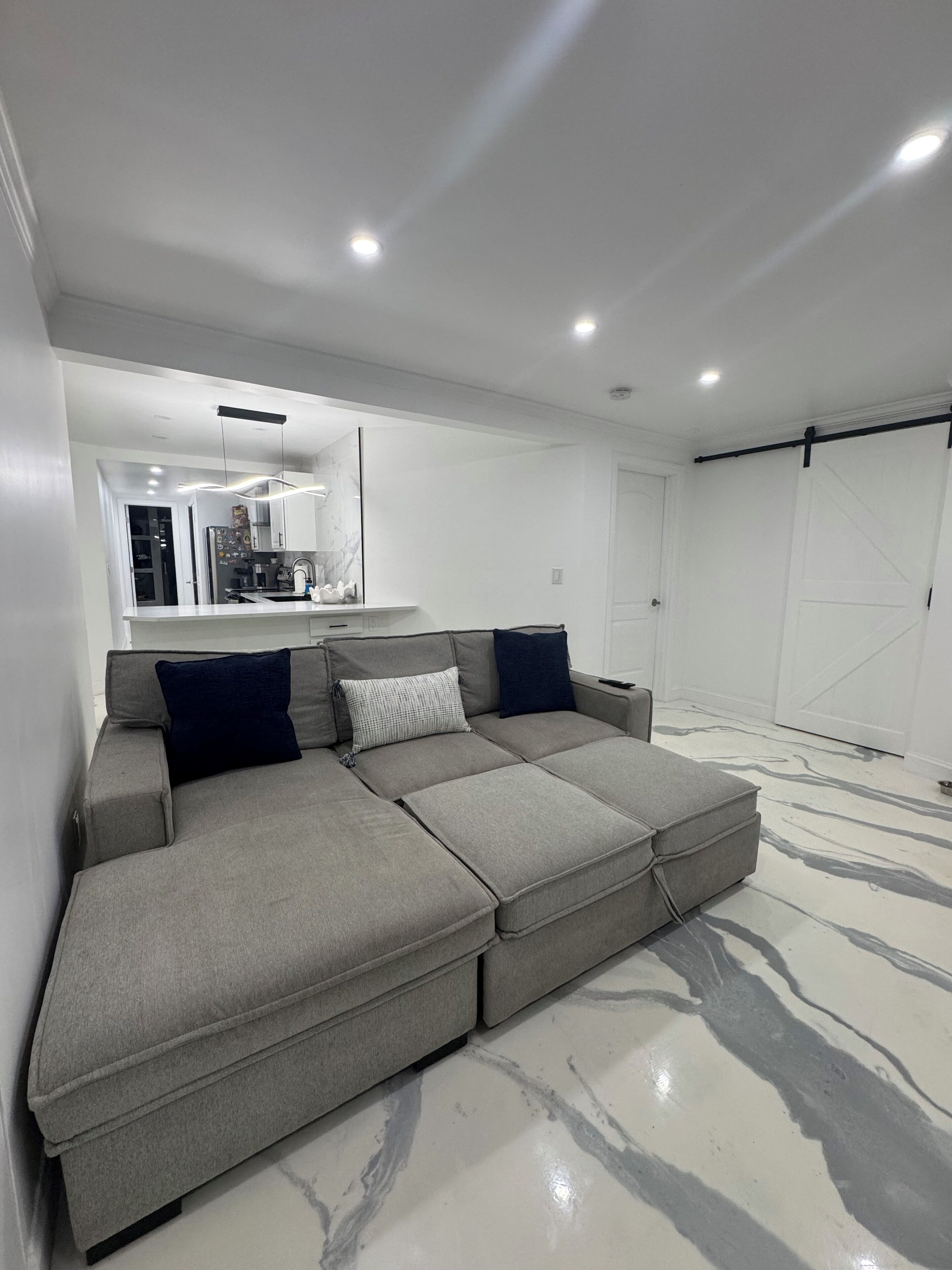 Televisión y chimenea 