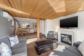 Televisión, chimenea