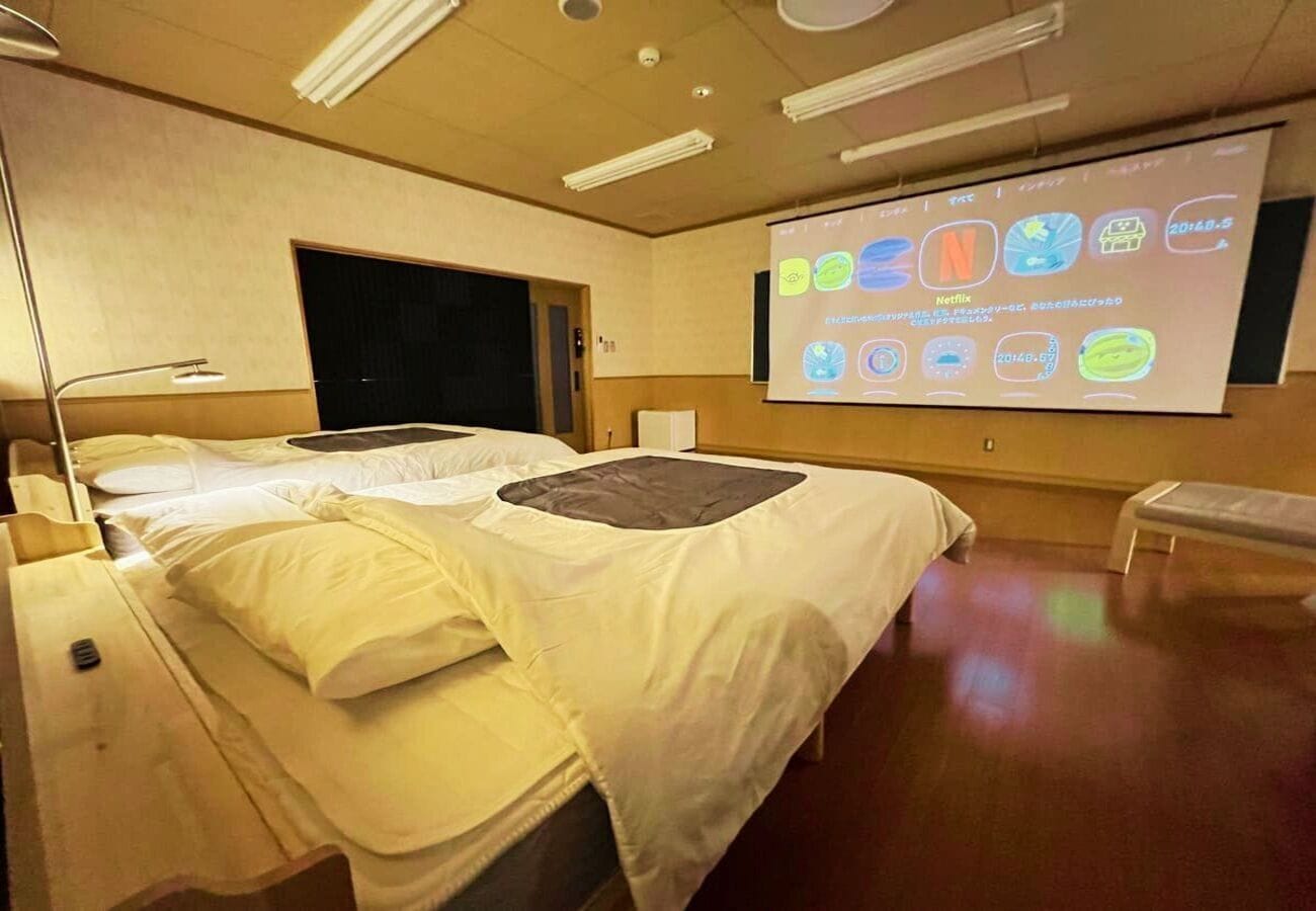 Free WiFi, bed sheets