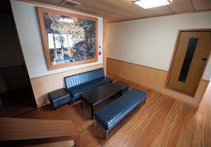 Lobby sitting area - Suzukagojo (Nagahama)