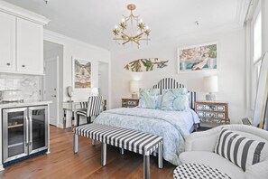 1 bedroom, free WiFi - Tropical Muse Condo Studio Pool/Beach (Palm Beach)