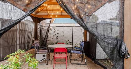 Family & Pet Friendly 3-bdrm house 15 min N of Spokane in Deer Park fenced yard