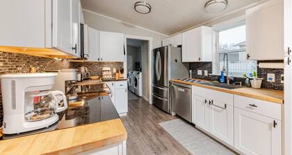 Family & Pet Friendly Deer Park Gem full kitchen fenced backyard 3bd 2ba sleep 6