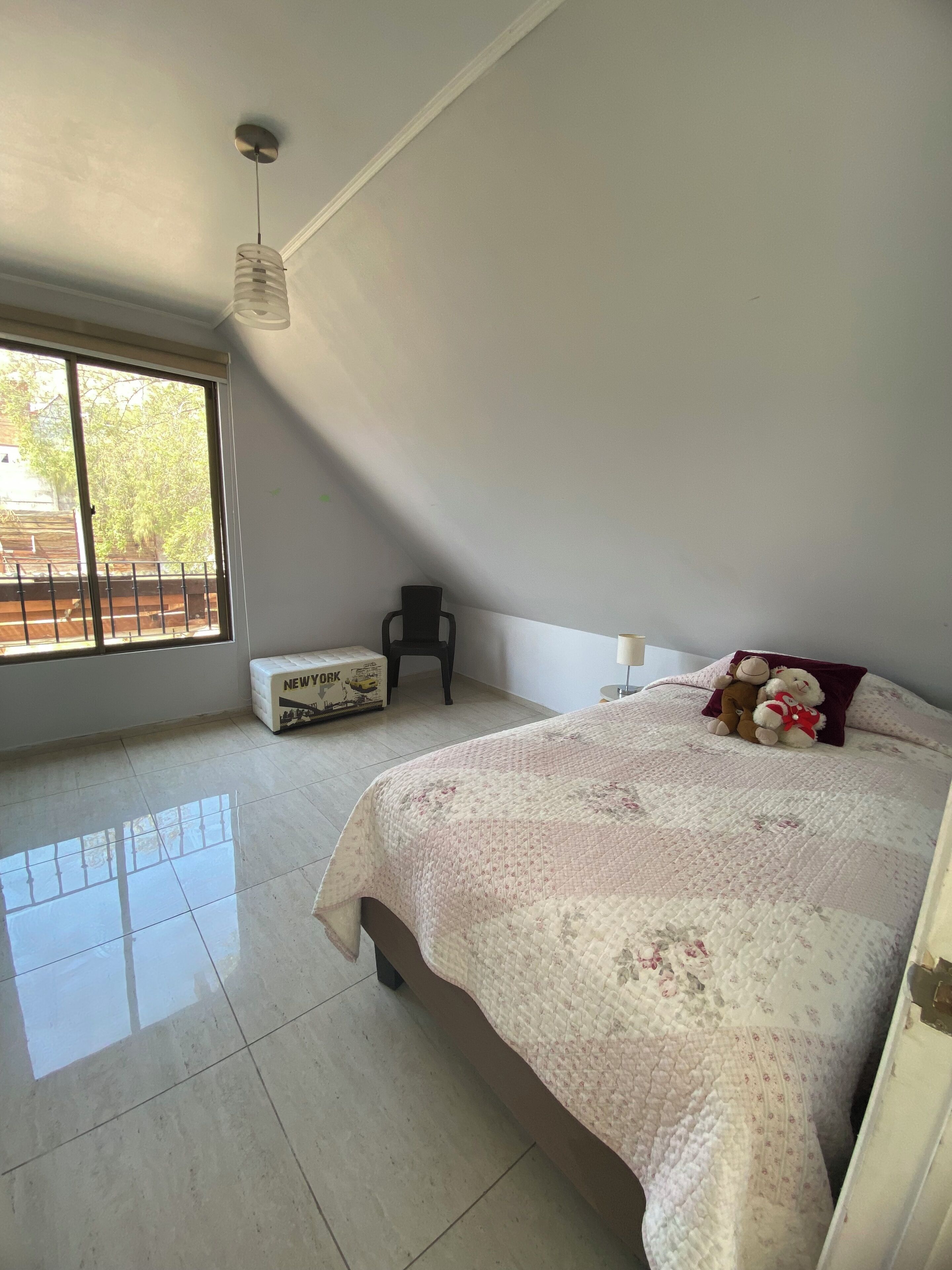 4 slaapkamers, een strijkplank/strijkijzer, internet, beddengoed