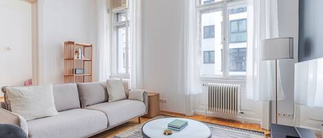 Télévision, chaîne hi-fi