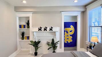 4 bedrooms, desk, iron/ironing board, free WiFi