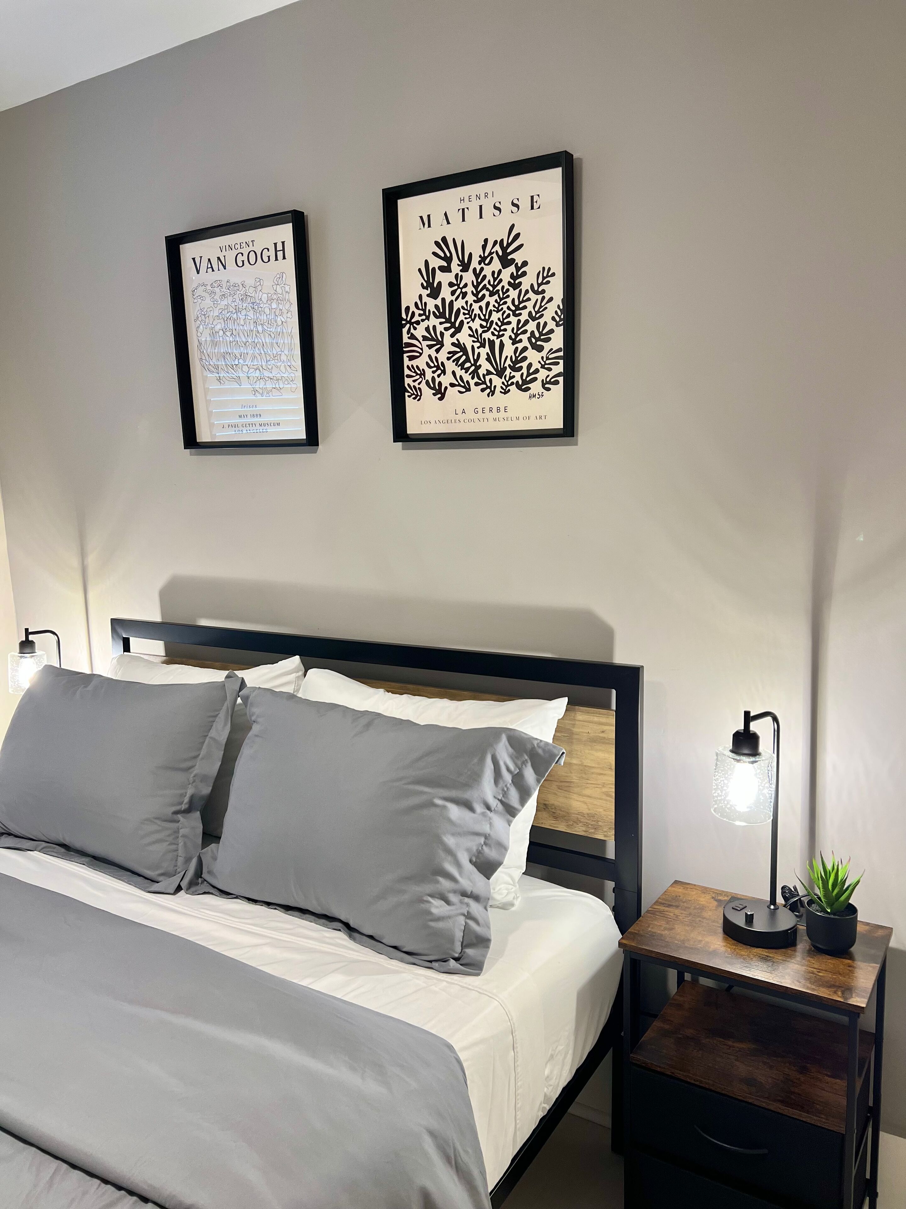 4 bedrooms, desk, iron/ironing board, free WiFi