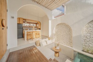 Design-Villa, Poolblick | Eigene Kochnische