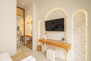 Family Villa, Pool View | Iron/ironing board, free WiFi - Villa D'amelia Jimbaran  (Jimbaran)