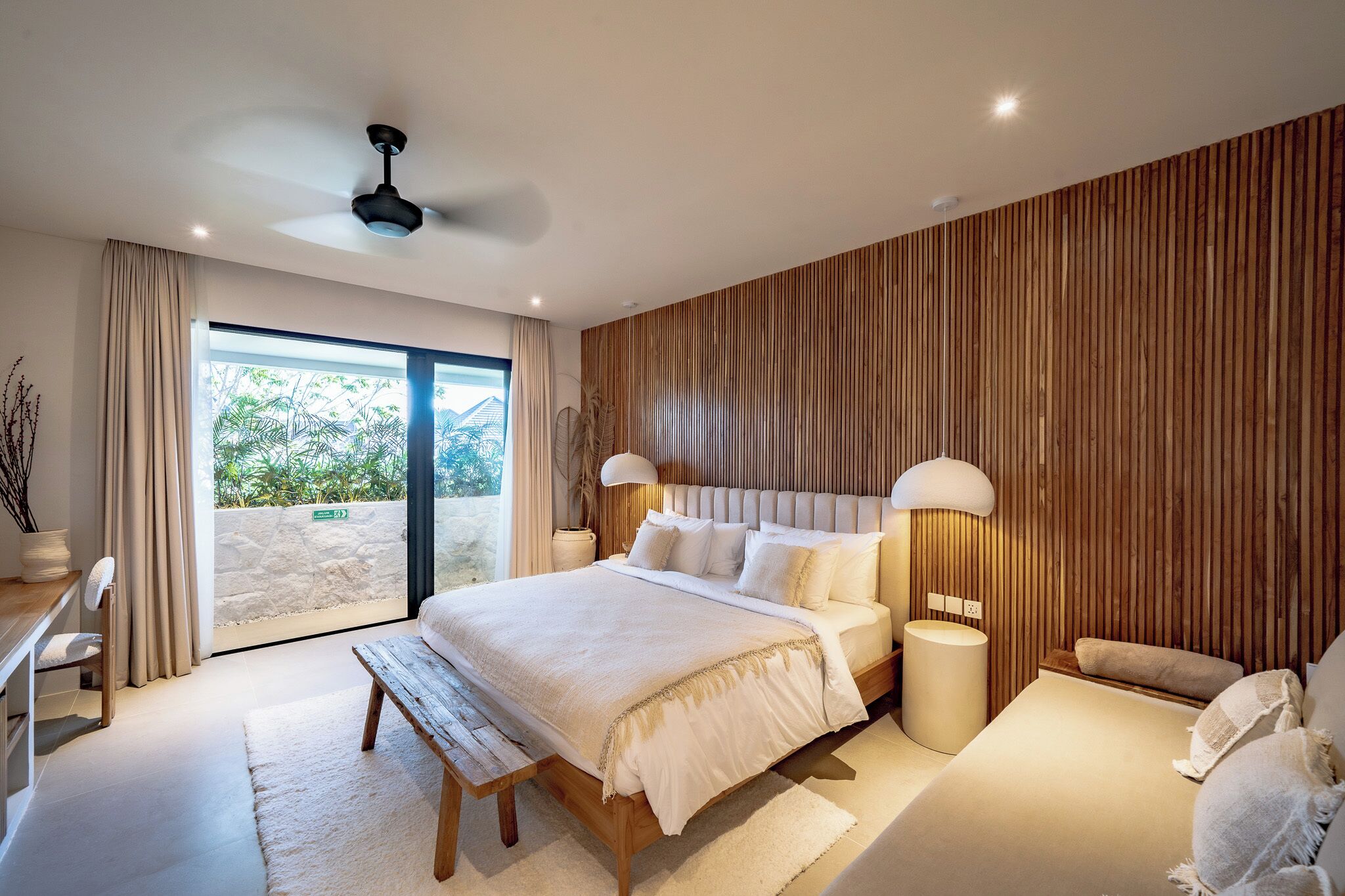 Vila Mewah, 3 kamar tidur, patio, pemandangan kolam renang | Seprai katun Mesir, seprai premium, brankas, dan meja kerja