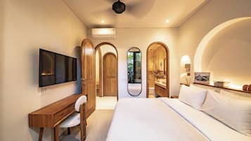 奢華別墅, 3 間臥室, 露台, 泳池景 | 埃及棉床單、高級寢具、房內夾萬、書桌